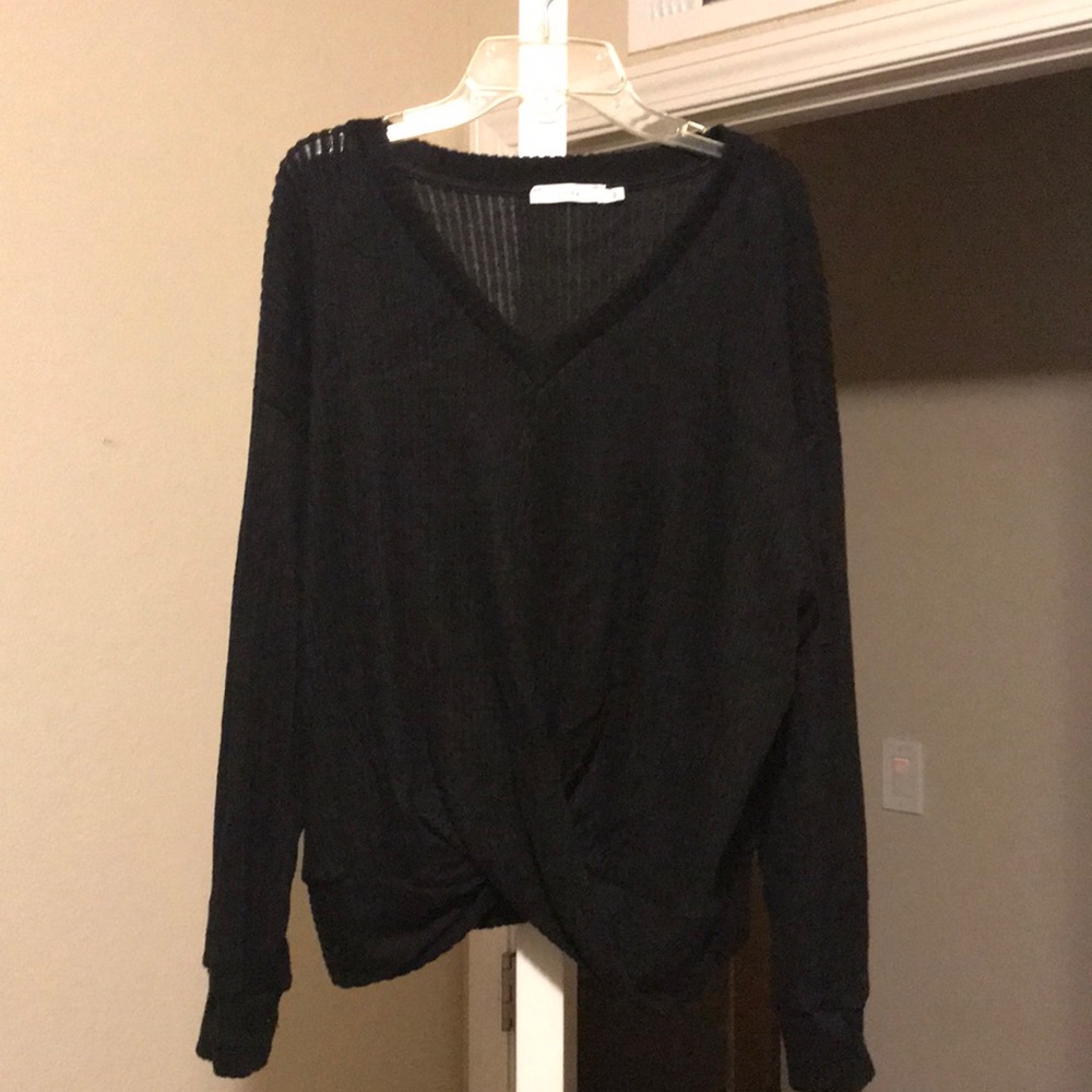 NEW V-Neck sweater from lulus with cross front